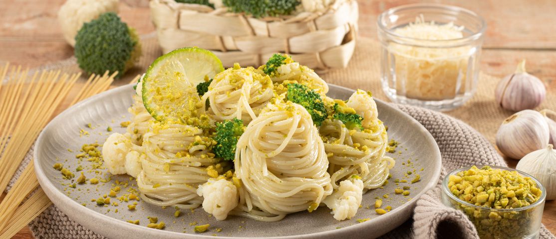 Dinkel Spaghettini mit Brokkoli-Blumenkohl-Pesto